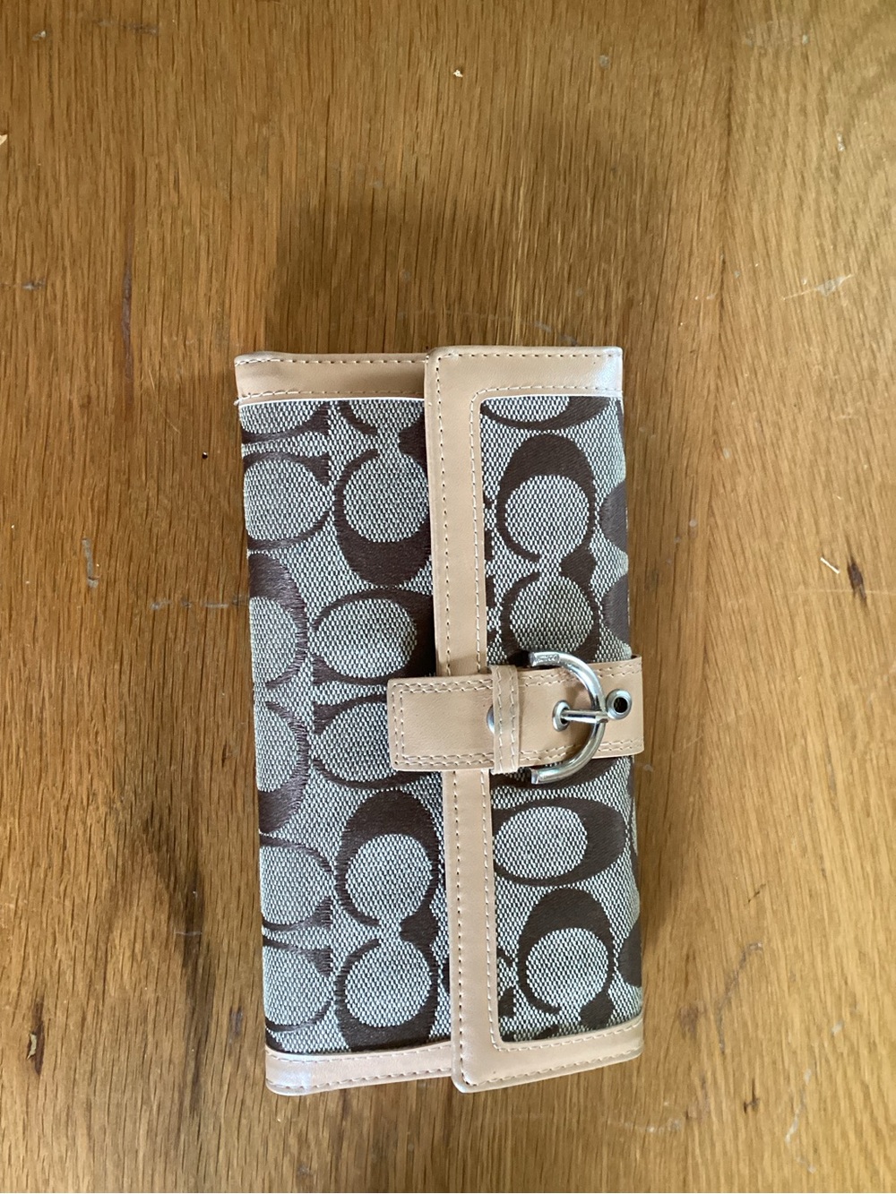 Coach Signature Canvas wallet. Like new.